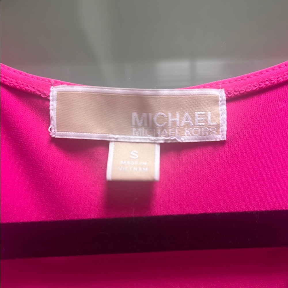 Michael Kors Bright Pink Top - Picture 2 of 5
